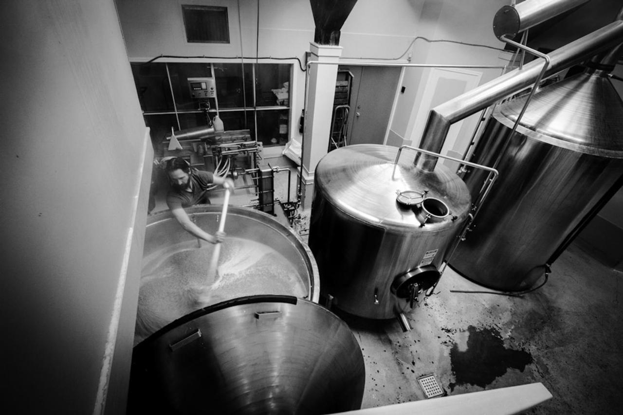 Swans Brewery, Pub & 3*